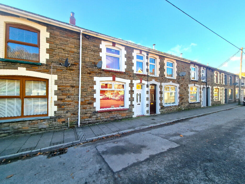 2 bedroom terraced house for sale in High Street, YNYSDDU, NP11