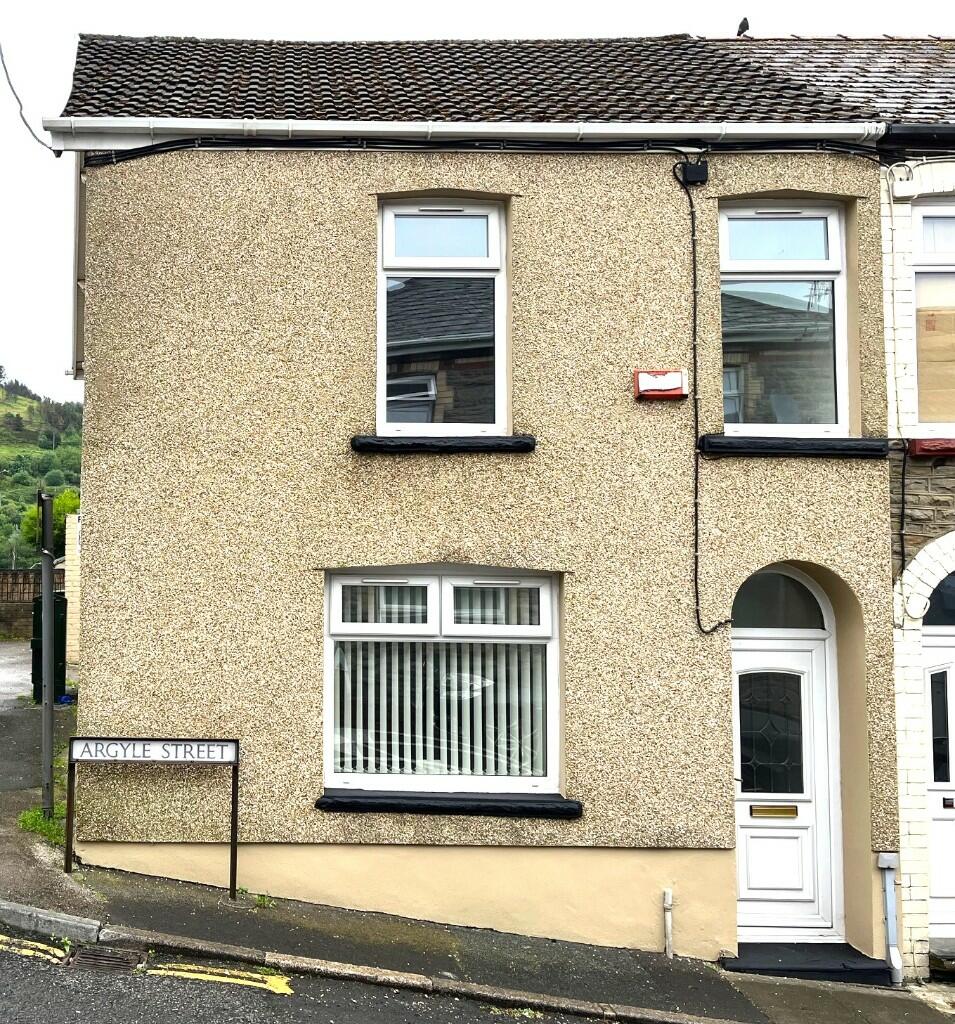 3 bedroom end of terrace house for sale in Argyle Street, Abertillery