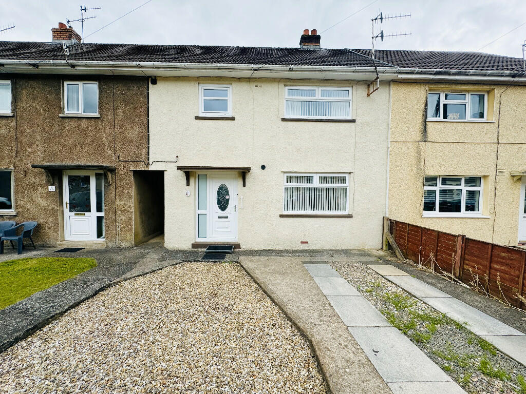 3 bedroom terraced house for sale in High Street, YNYSDDU, NP11