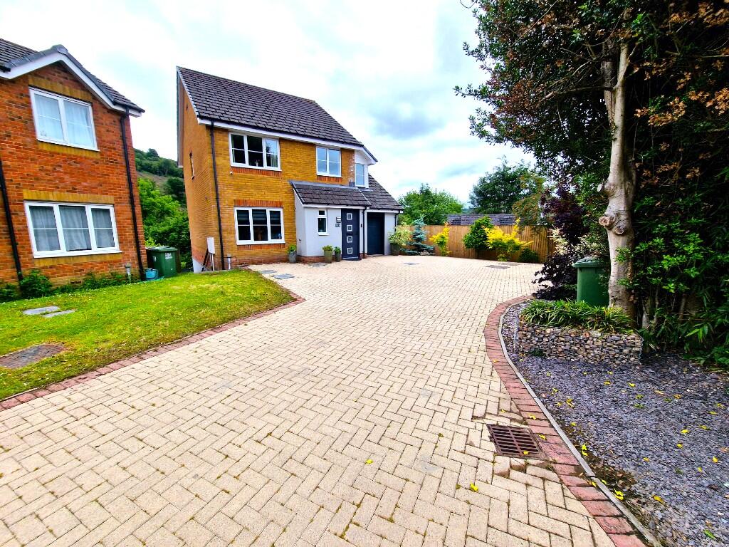 Main image of property: Valley Meadow Close, NEWBRIDGE, NP115BU