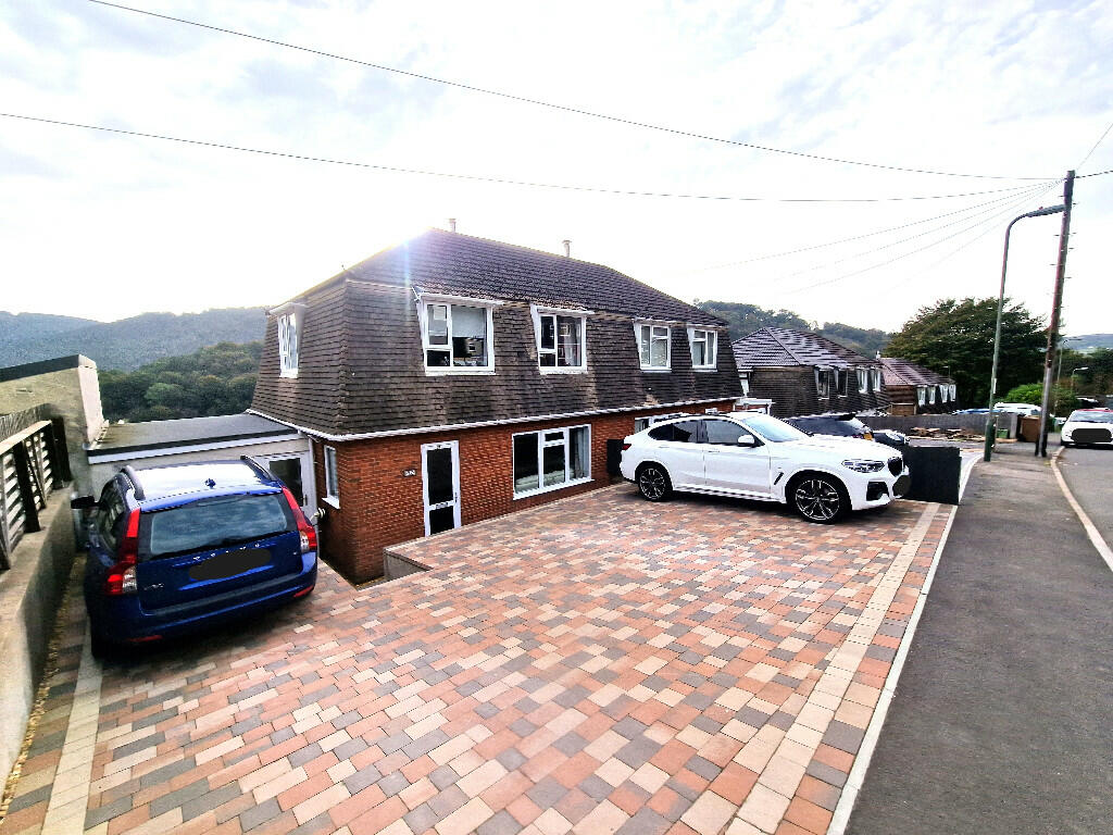 3 bedroom semidetached house for sale in High Meadow, Abercarn, NP11