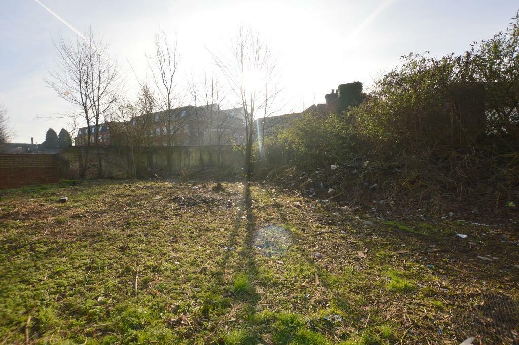 Land for sale in New Bedford Road Land, Luton, Bedfordshire, LU1 1SH, LU1
