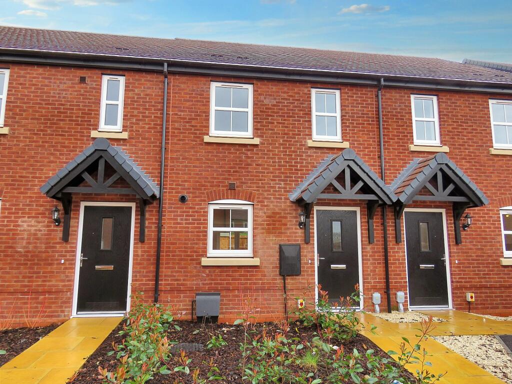 2 bedroom terraced house for sale in Park, Banbury Road