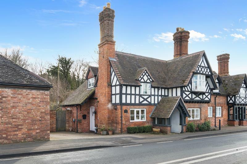 4 bedroom semidetached house for sale in The Old Post Office, Severn
