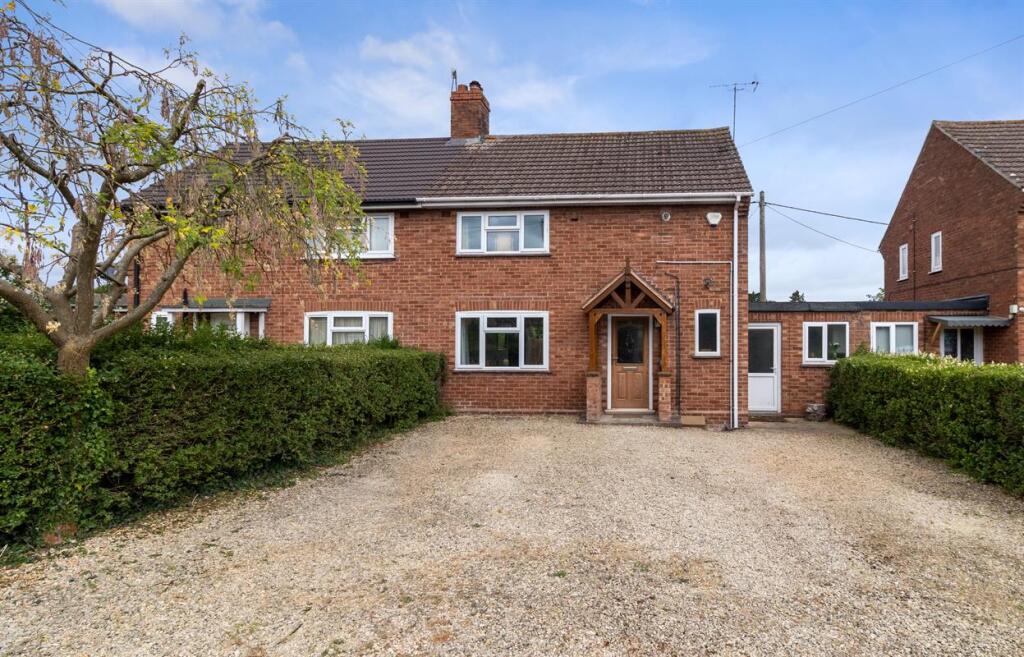 Main image of property: 6 Queens Mead, Upton Upon Severn, Worcestershire