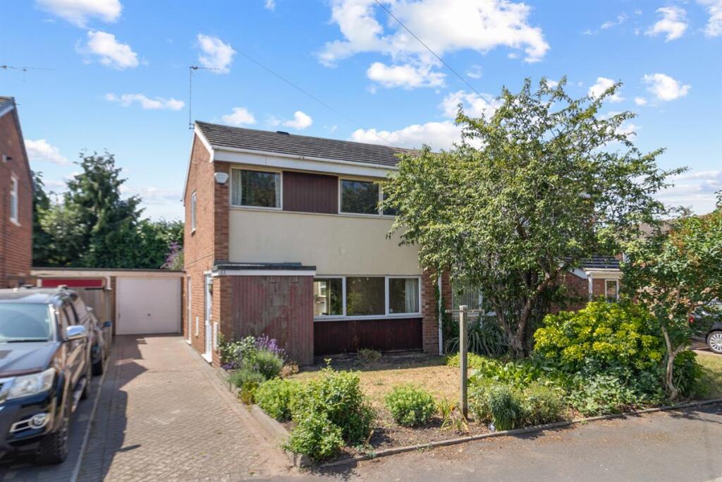 Main image of property: 11 Riverside Close, Upton Upon Severn, Worcestershire