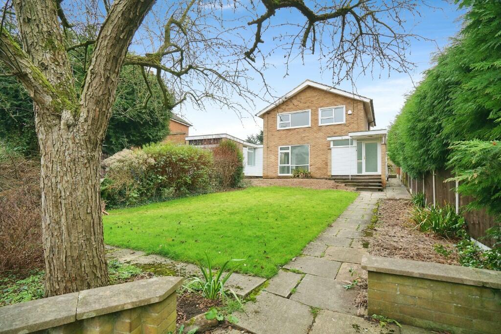 3 bedroom detached house for sale in Dunstall Road, DE13