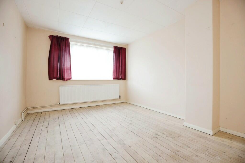 Additional property image - The Gardens, Leamington Spa, Warwickshire, CV31