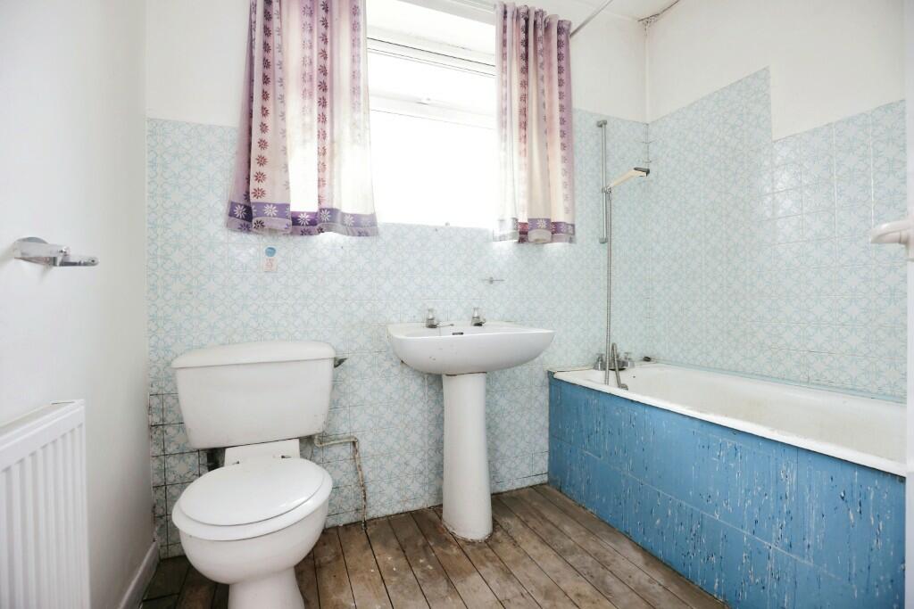 Additional property image - The Gardens, Leamington Spa, Warwickshire, CV31