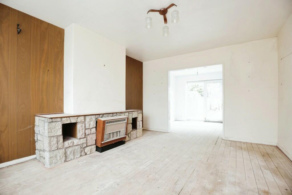 Additional property image - The Gardens, Leamington Spa, Warwickshire, CV31