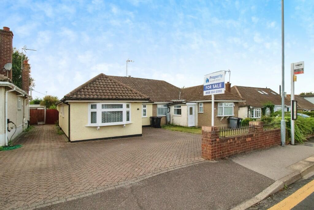 3 Bedroom Semi Detached Bungalow For Sale In Hatfield Road Rayleigh