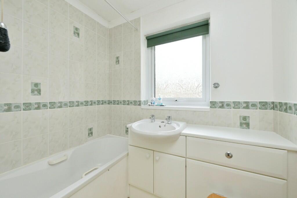 Additional property image - Hillway, CB21
