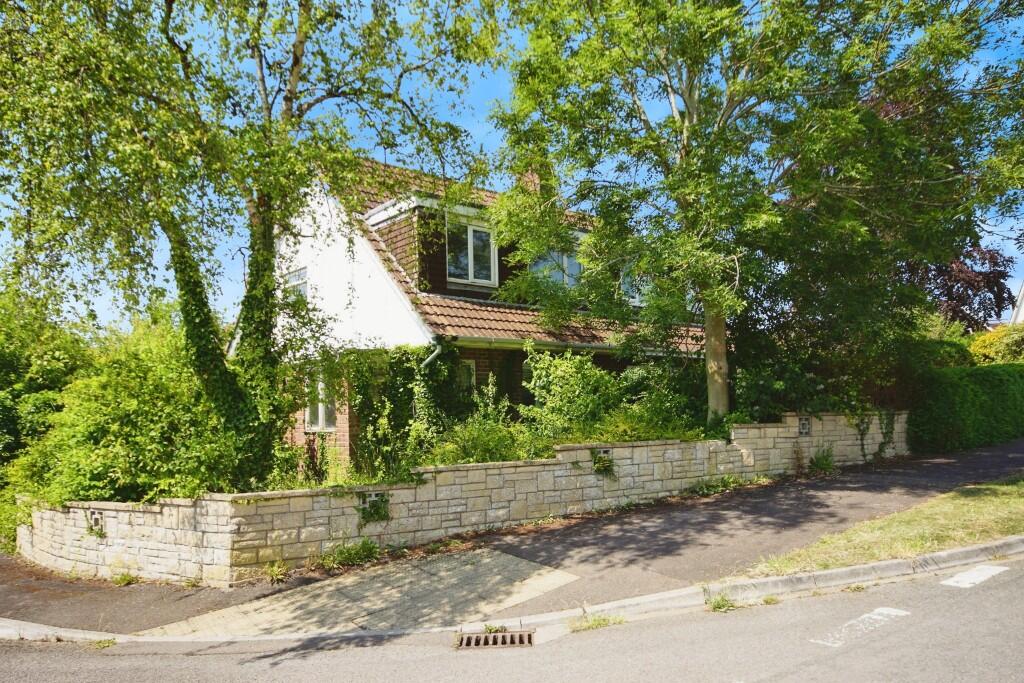 Main image of property: Manor Walk, BS35