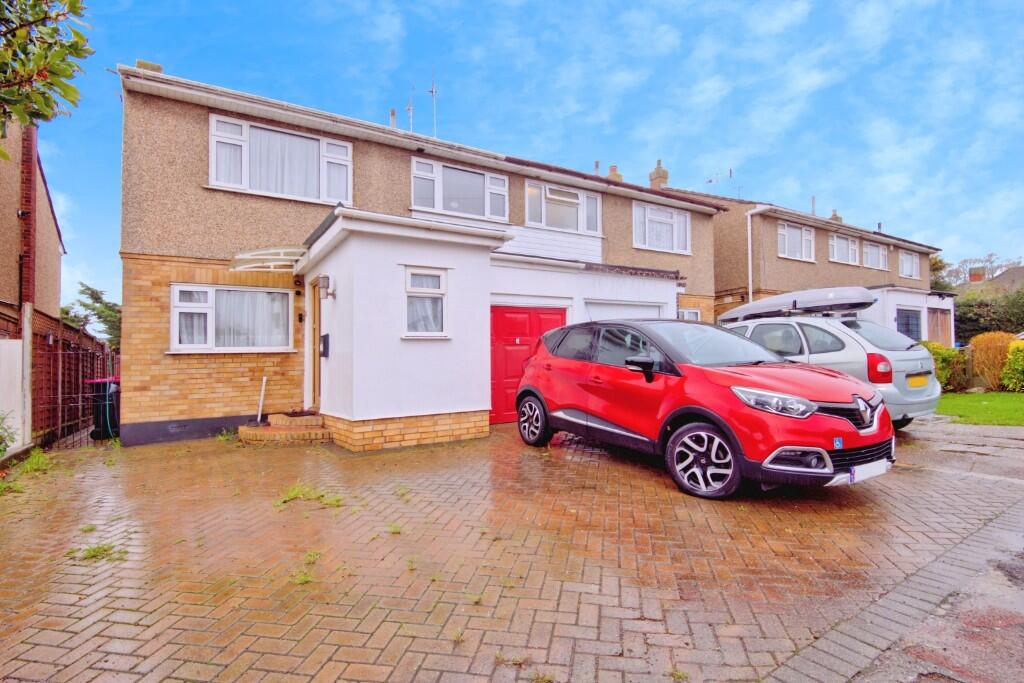 Main image of property: The Crest, Leigh-On-Sea, Essex, SS9