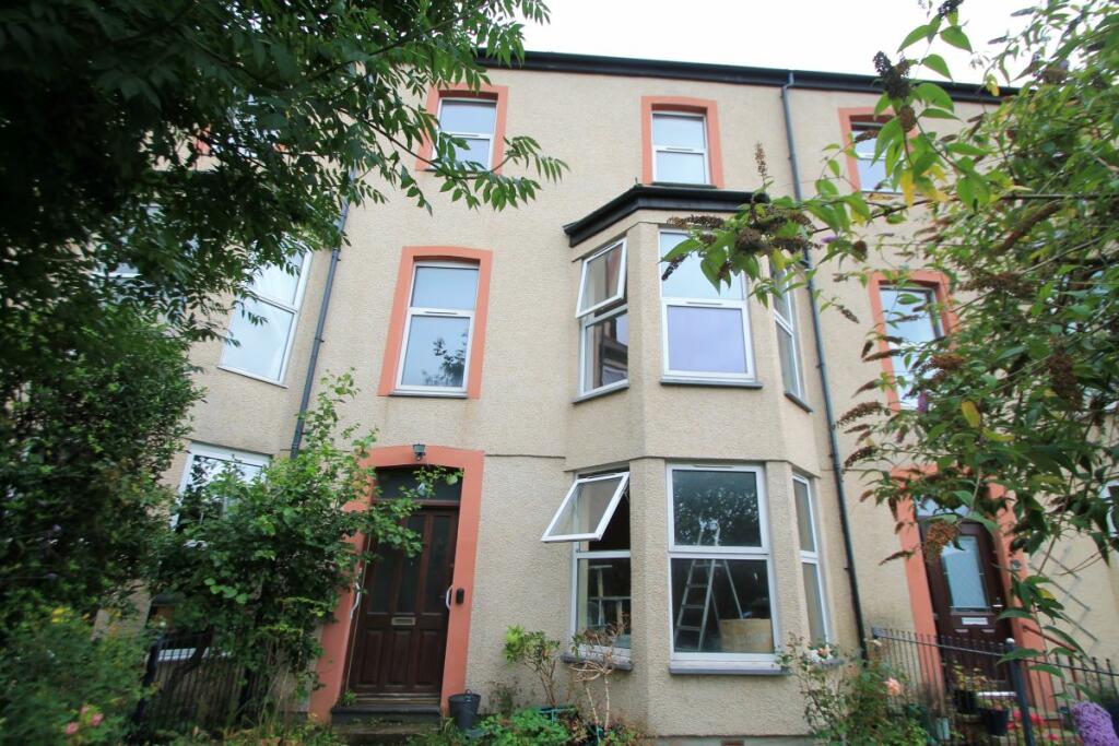 7 bedroom terraced house for sale in 4 Marine Crescent, Penmaenmawr