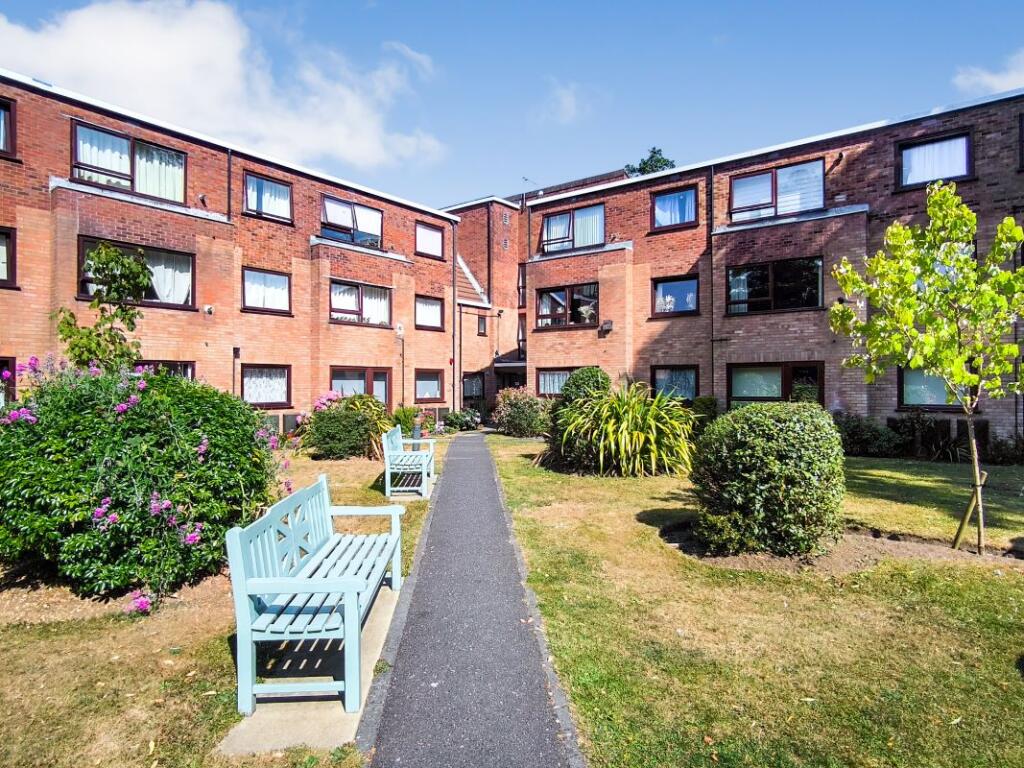 Main image of property: Flat 30 Homeleigh House, 52 Wellington Road, Bournemouth, Dorset, BH8 8LF