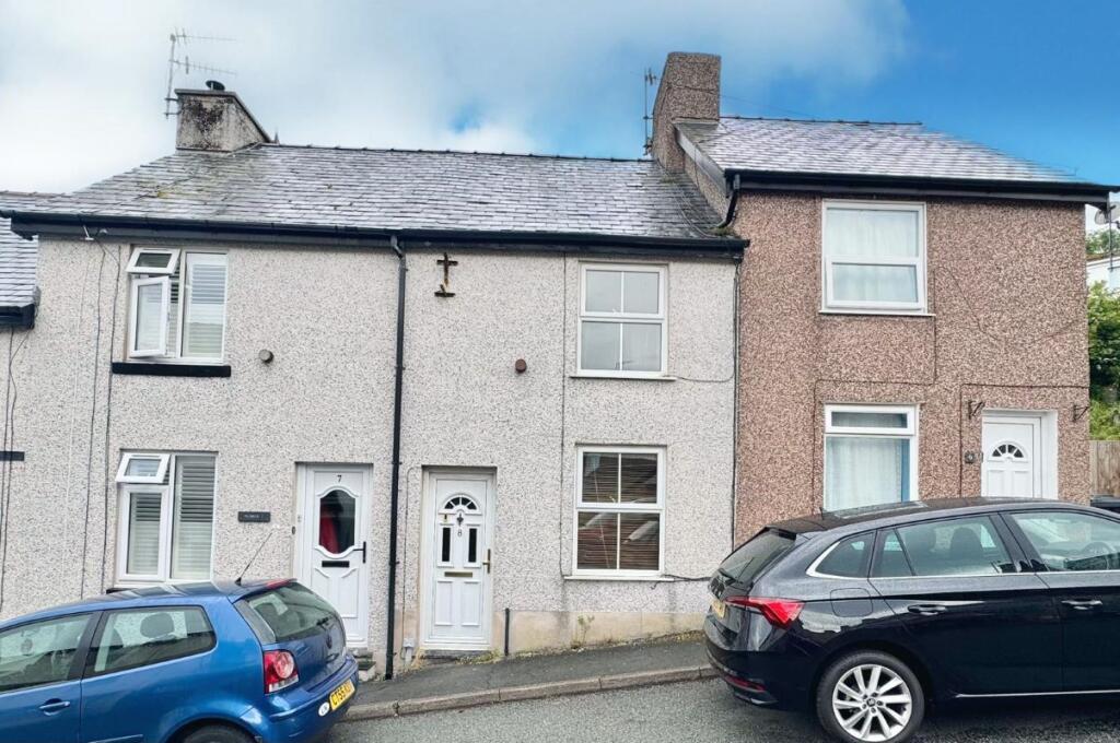 Main image of property: 8 Bryn Terrace, Gyffin, Conwy, Gwynedd, LL32 8LU