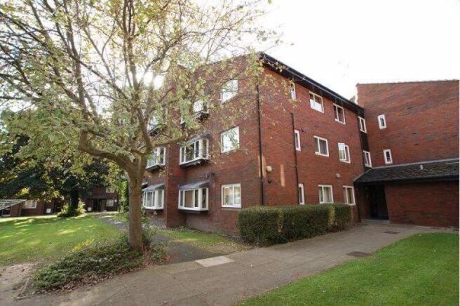 Main image of property: 19 Montrose Court, Chester, Cheshire, CH4 8BD