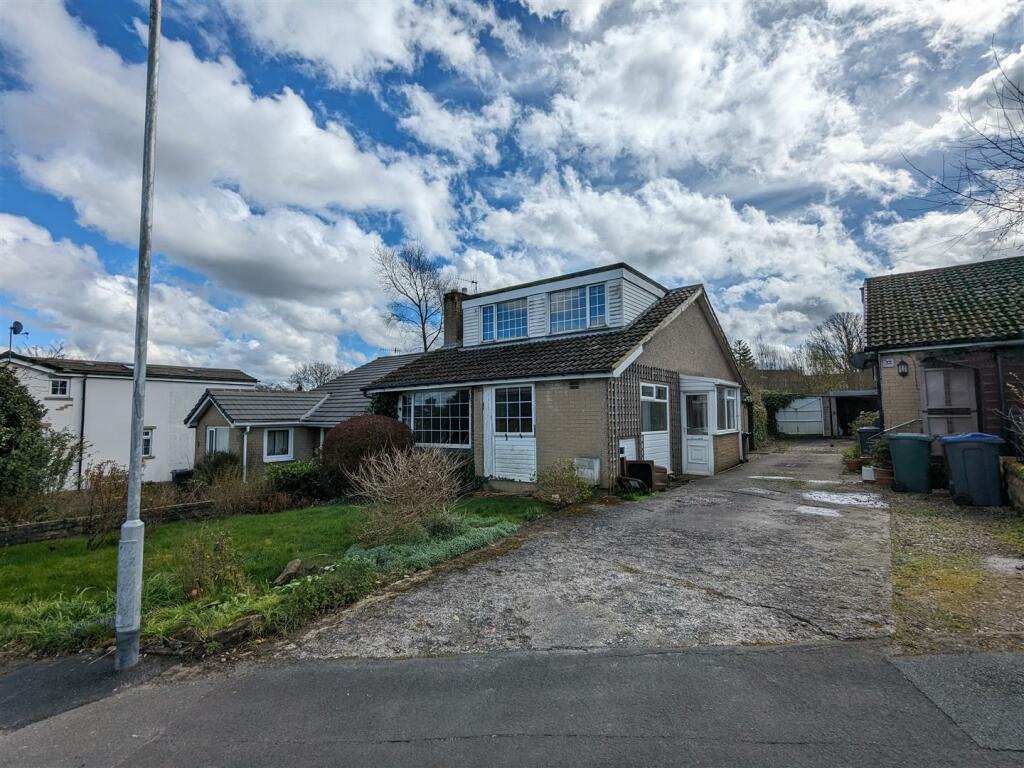 3 bedroom house for sale in Wellington Road, Wilsden, Bradford, BD15