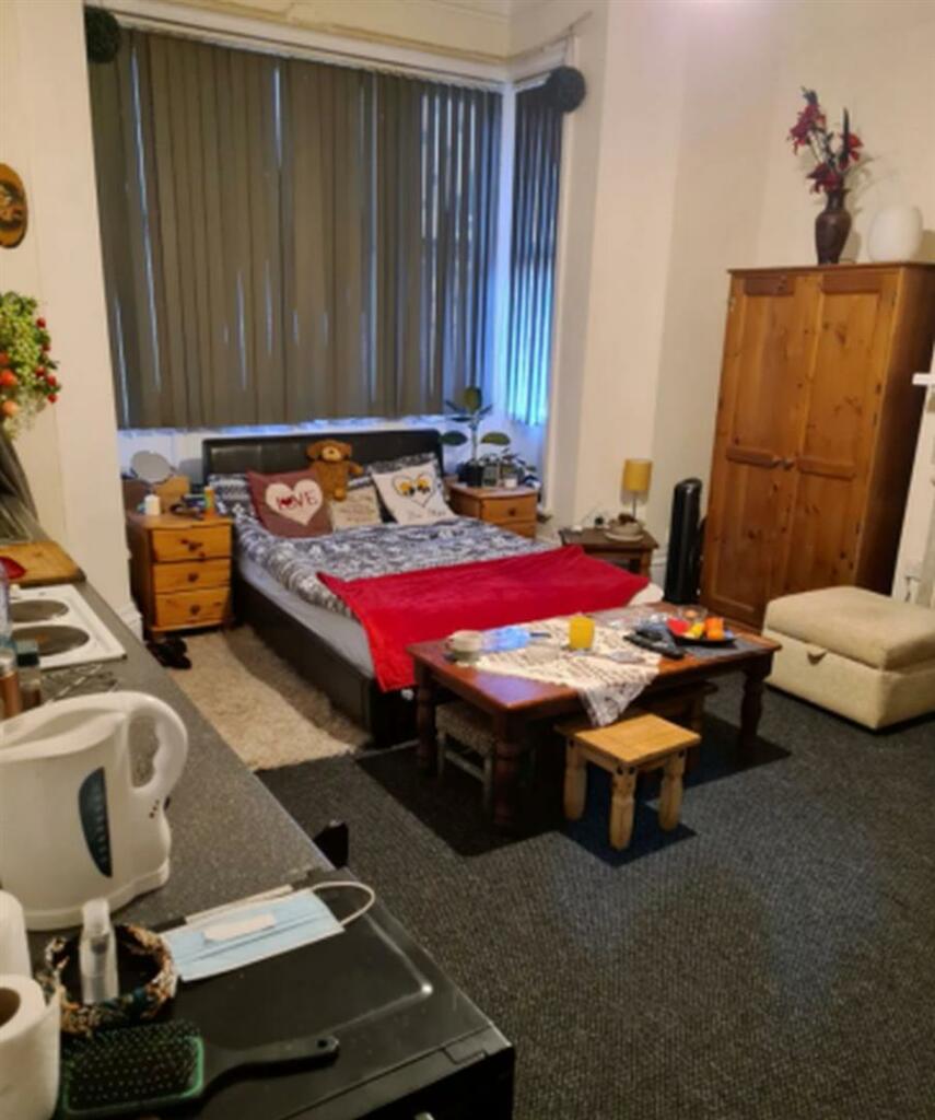 Additional property image - Mannville Terrace, Bradford