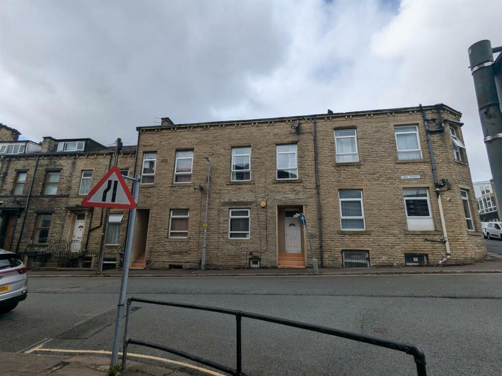 Main image of property: 19 Lord Street, Halifax, HX1 5AE