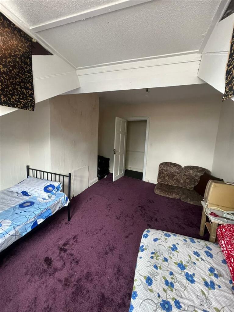 Additional property image - 31 Marlborough Road & 274 Lumb Lane, BD8 7LD