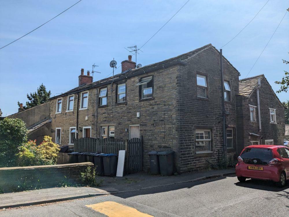 Main image of property: 10 Town End Road, Bradford BD14