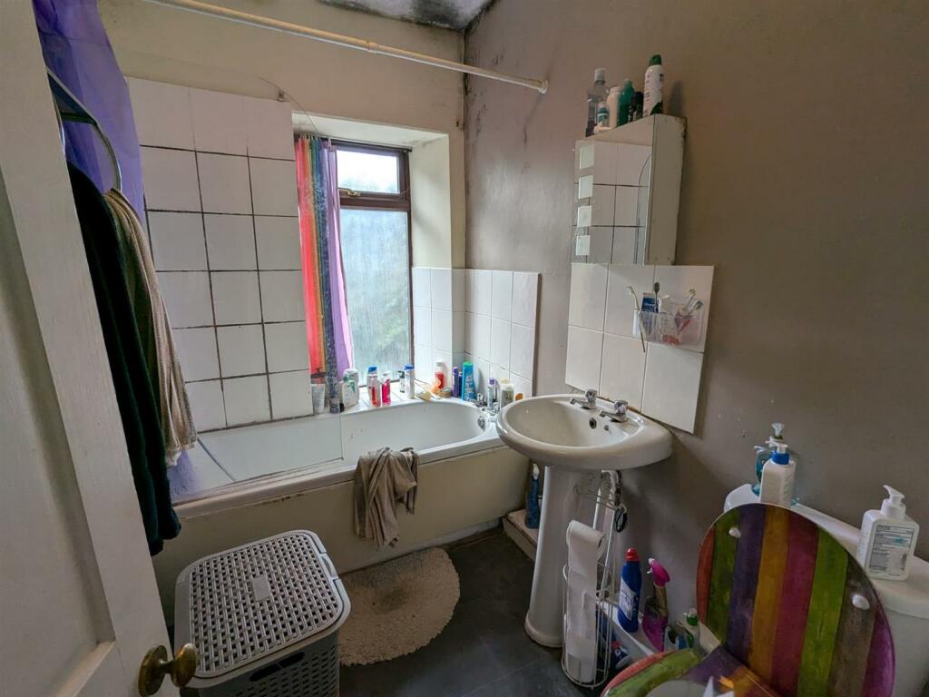 Additional property image - 1-11, Laburnum Place Apperley Bridge, Bradford, BD10 0NA