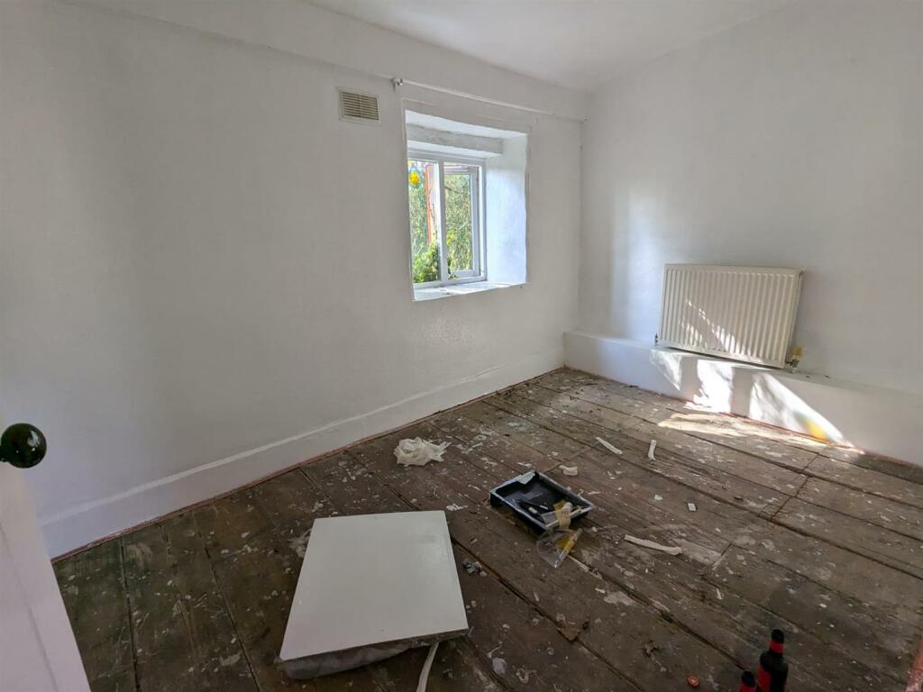 Additional property image - 1-11, Laburnum Place Apperley Bridge, Bradford, BD10 0NA