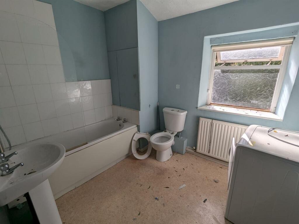 Additional property image - 1-11, Laburnum Place Apperley Bridge, Bradford, BD10 0NA