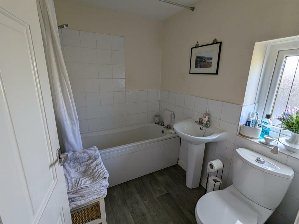 Additional property image - 1-11, Laburnum Place Apperley Bridge, Bradford, BD10 0NA