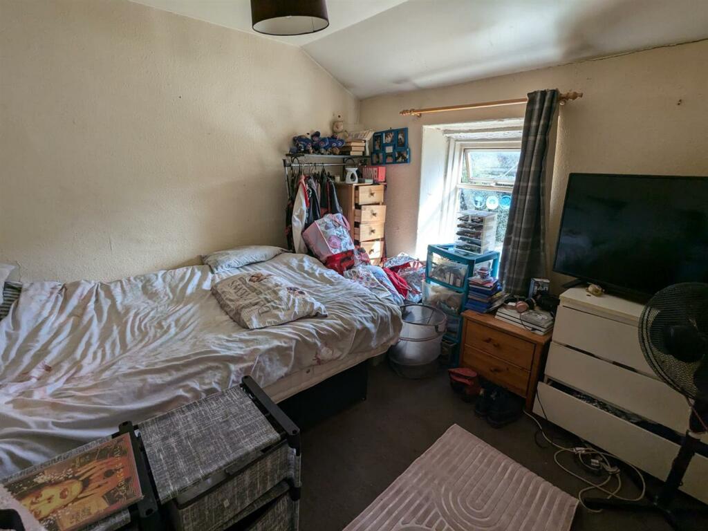 Additional property image - 1-11, Laburnum Place Apperley Bridge, Bradford, BD10 0NA