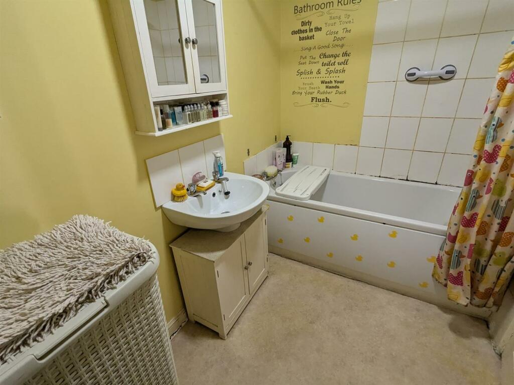 Additional property image - 1-11, Laburnum Place Apperley Bridge, Bradford, BD10 0NA