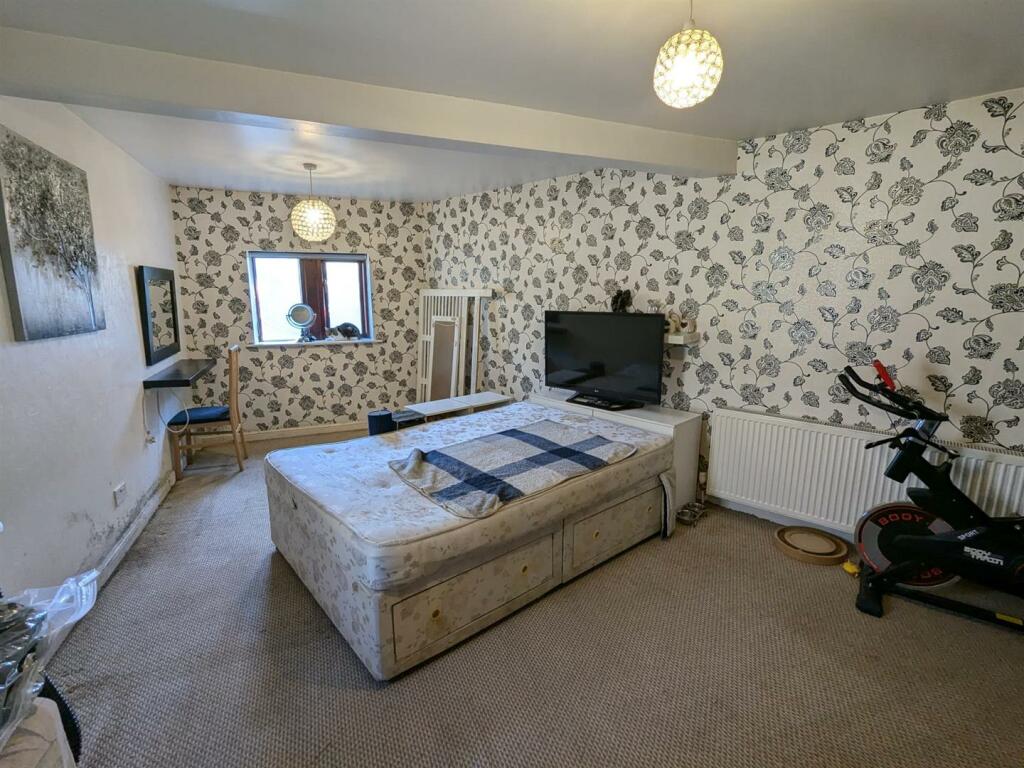 Additional property image - 1-11, Laburnum Place Apperley Bridge, Bradford, BD10 0NA