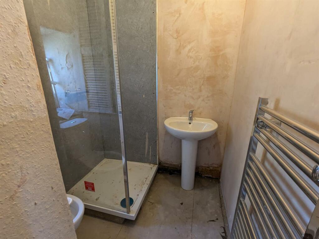 Additional property image - 1-11, Laburnum Place Apperley Bridge, Bradford, BD10 0NA