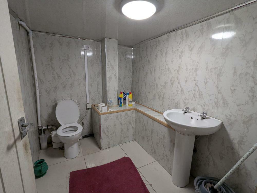 Additional property image - 585-587, Thornton Road Bradford, BD8 9RA