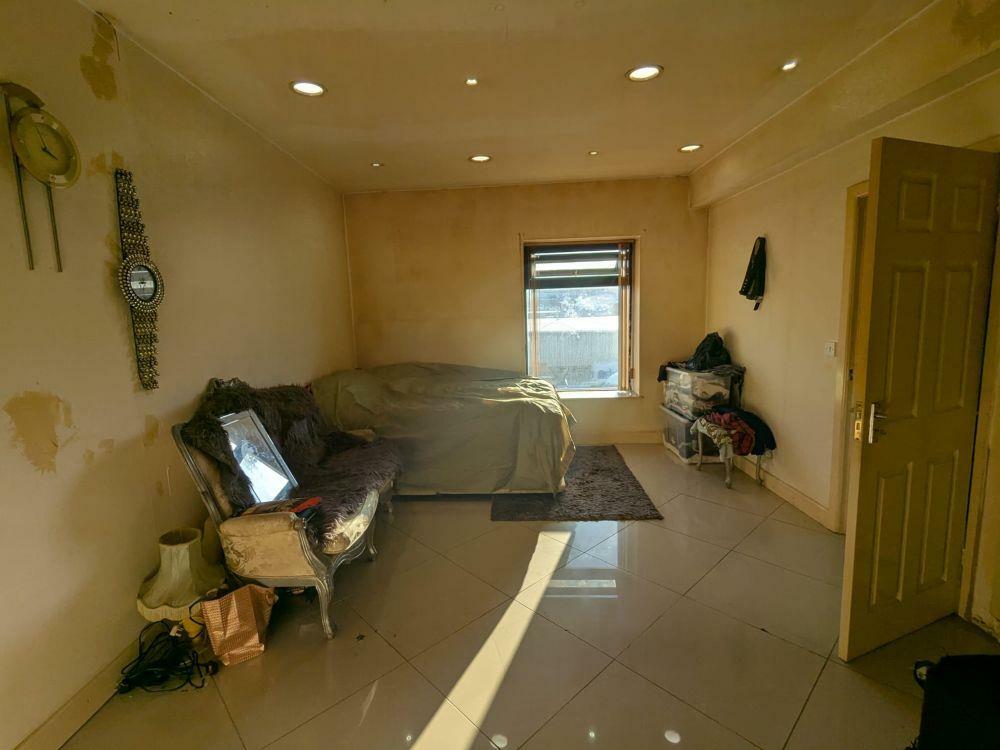 Additional property image - 585-587, Thornton Road Bradford, BD8 9RA