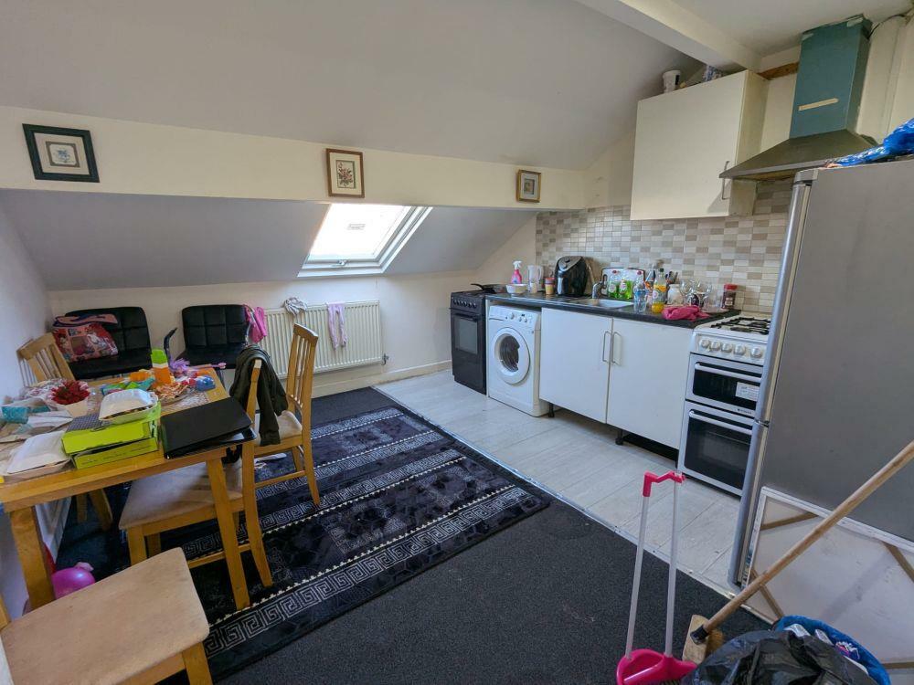 Additional property image - 585-587, Thornton Road Bradford, BD8 9RA