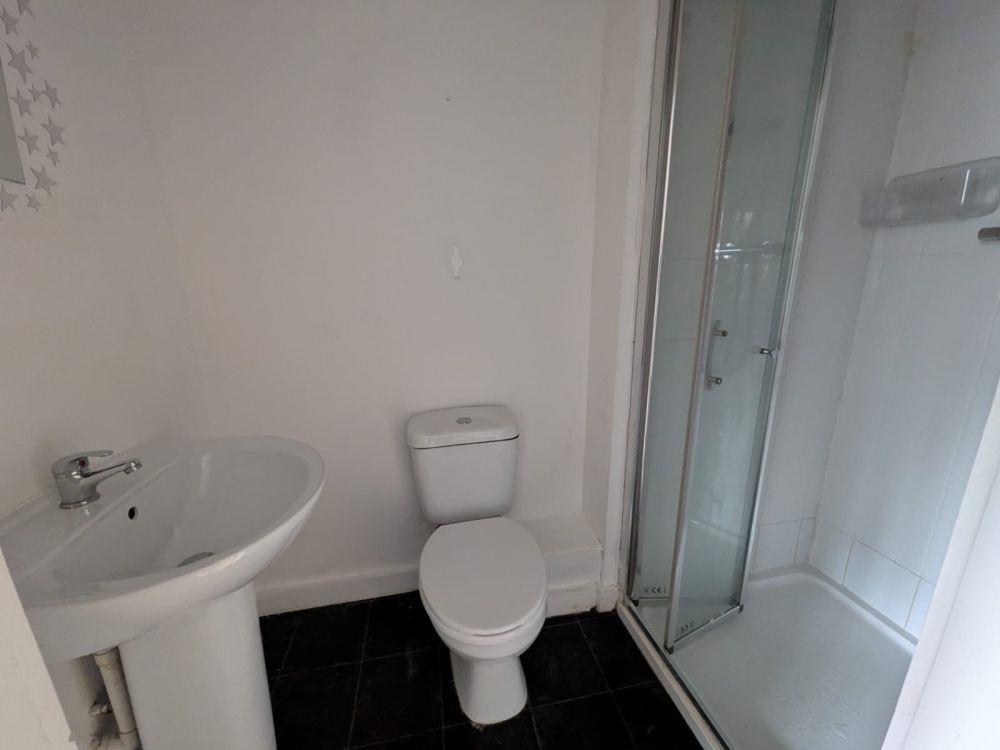 Additional image 3 of Flat 11, 10, Quebec Street Bradford, BD1 2ER