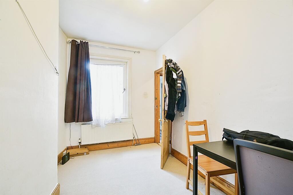 2 bedroom terraced house for sale in Westcott Place, Swindon, SN1