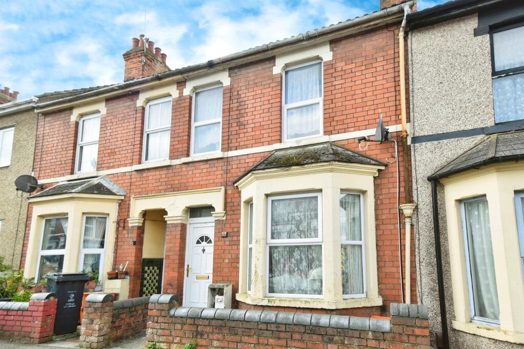 3 bedroom terraced house for sale in Graham Street, Swindon, SN1
