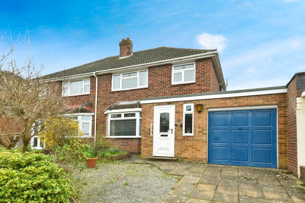 3 bedroom semi-detached house for sale in Falmouth Grove, Swindon, SN3