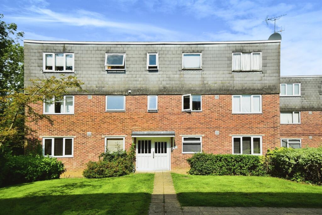 Main image of property: Charminster Close, Swindon