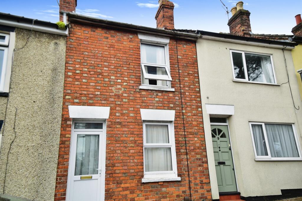 2 bedroom terraced house for sale in Cannon Street, Swindon, SN1