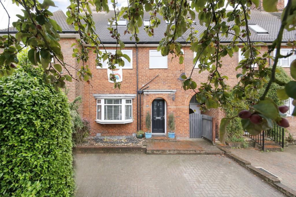 4 bedroom terraced house for sale in Archery Road, Eltham, SE9