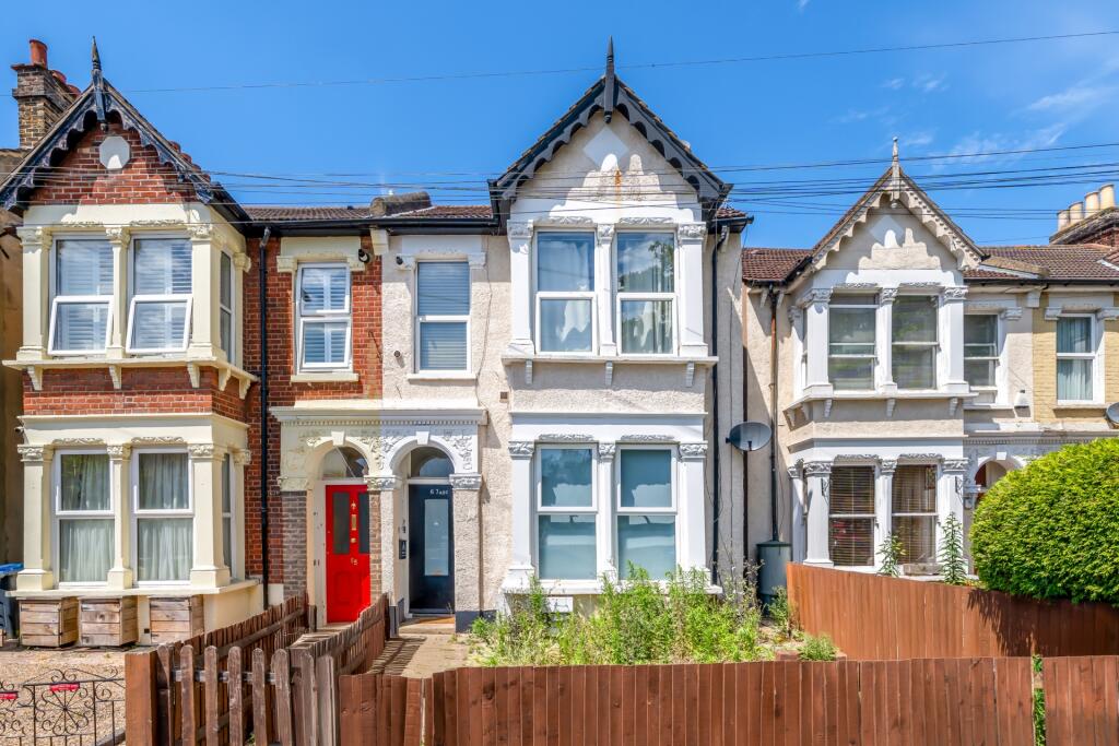 Main image of property: Woodside Green, South Norwood, SE25