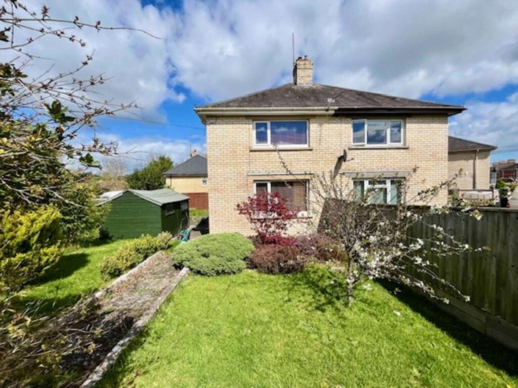 2 bedroom semidetached house for sale in Brownhills Road, Newton Abbot