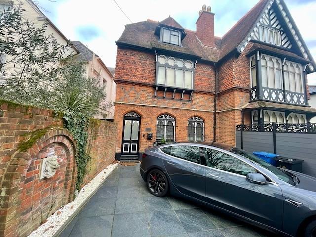 Main image of property: Windsor, Kings Road, SL4