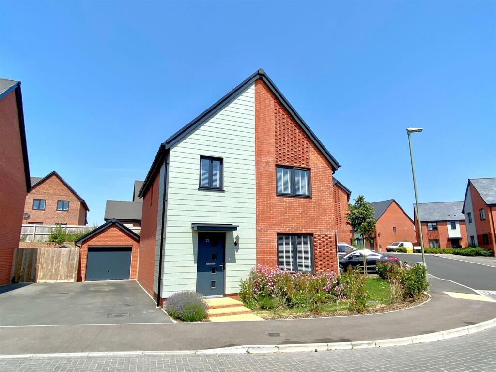 4 bedroom detached house for sale in Brunel Way, Whiteley, PO15