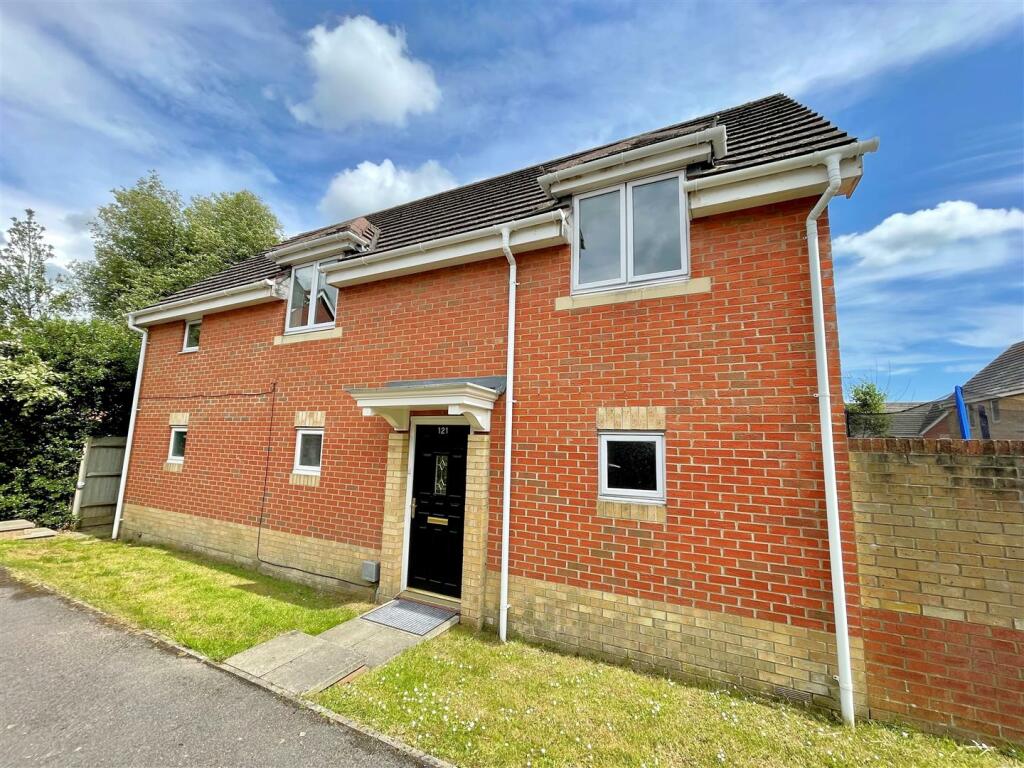 2 bedroom detached house for sale in Thyme Avenue, Whiteley, PO15